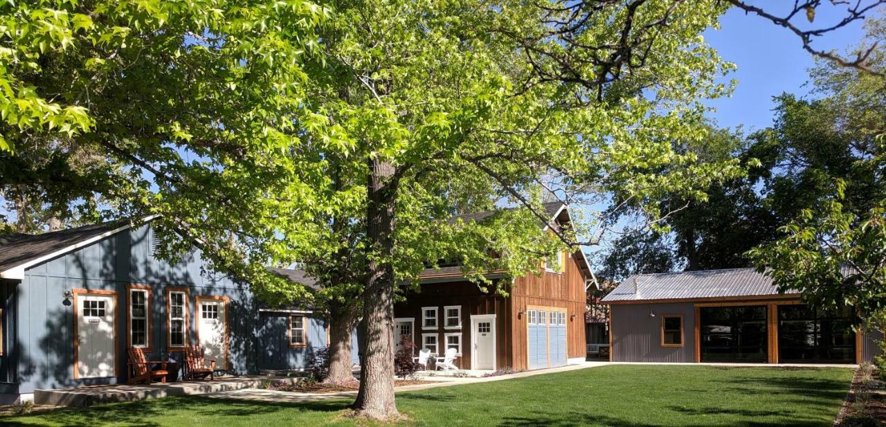 Eastside Guesthouse And Bivy Bishop Exterior photo